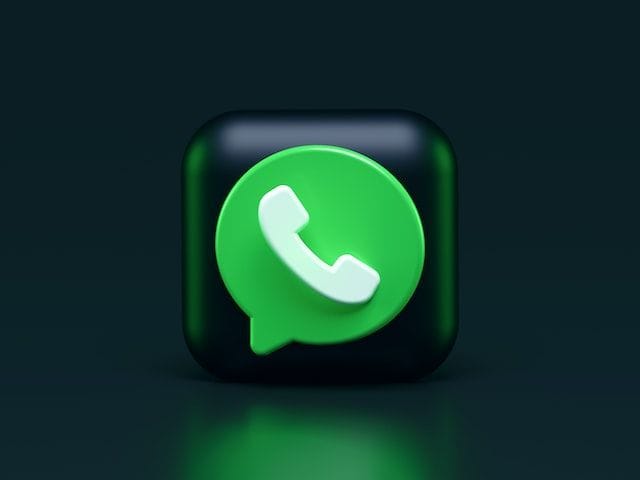 Цукерберг продвигает WhatsApp как более безопасную альтернативу iMessage. Что здесь не так