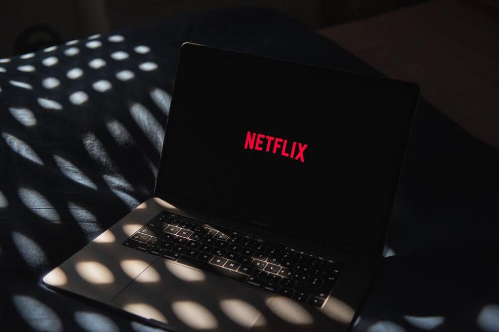 Das Ende der goldenen Ära: Netflix führt ein werbefinanziertes Tarif ein