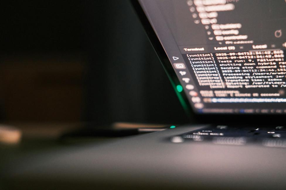 Anúncios do Google vinculados ao Claude enganam usuários do macOS