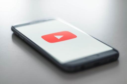YouTube lutte contre les apps anti-pub tierces : AdGuard n'est pas touché