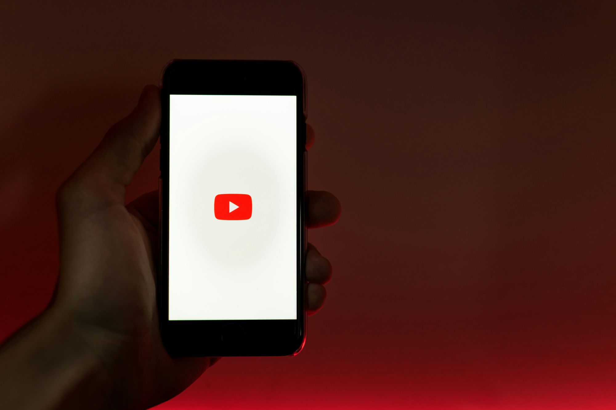 AdGuard 4.5 для Android с похорошевшим YouTube-плеером