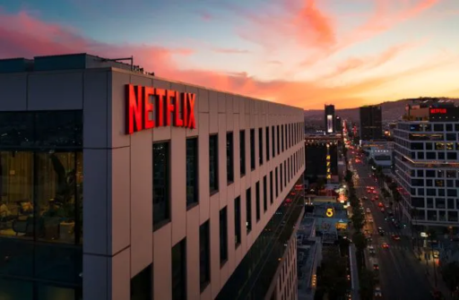 Netflix plant einen kostenlosen, werbefinanzierten Tarif. Gefahr für die Privatsphäre?