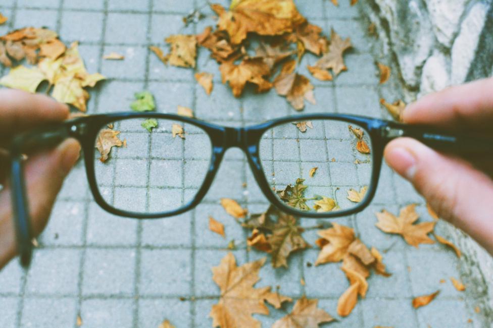 从「Glasshole」到「变态眼镜」：为什么智能眼镜总是通不过隐私考验
